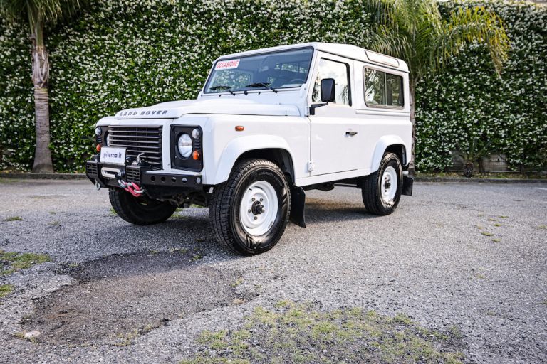 LAND ROVER Defender 90 2.2 TD4 Station Wagon SE N1