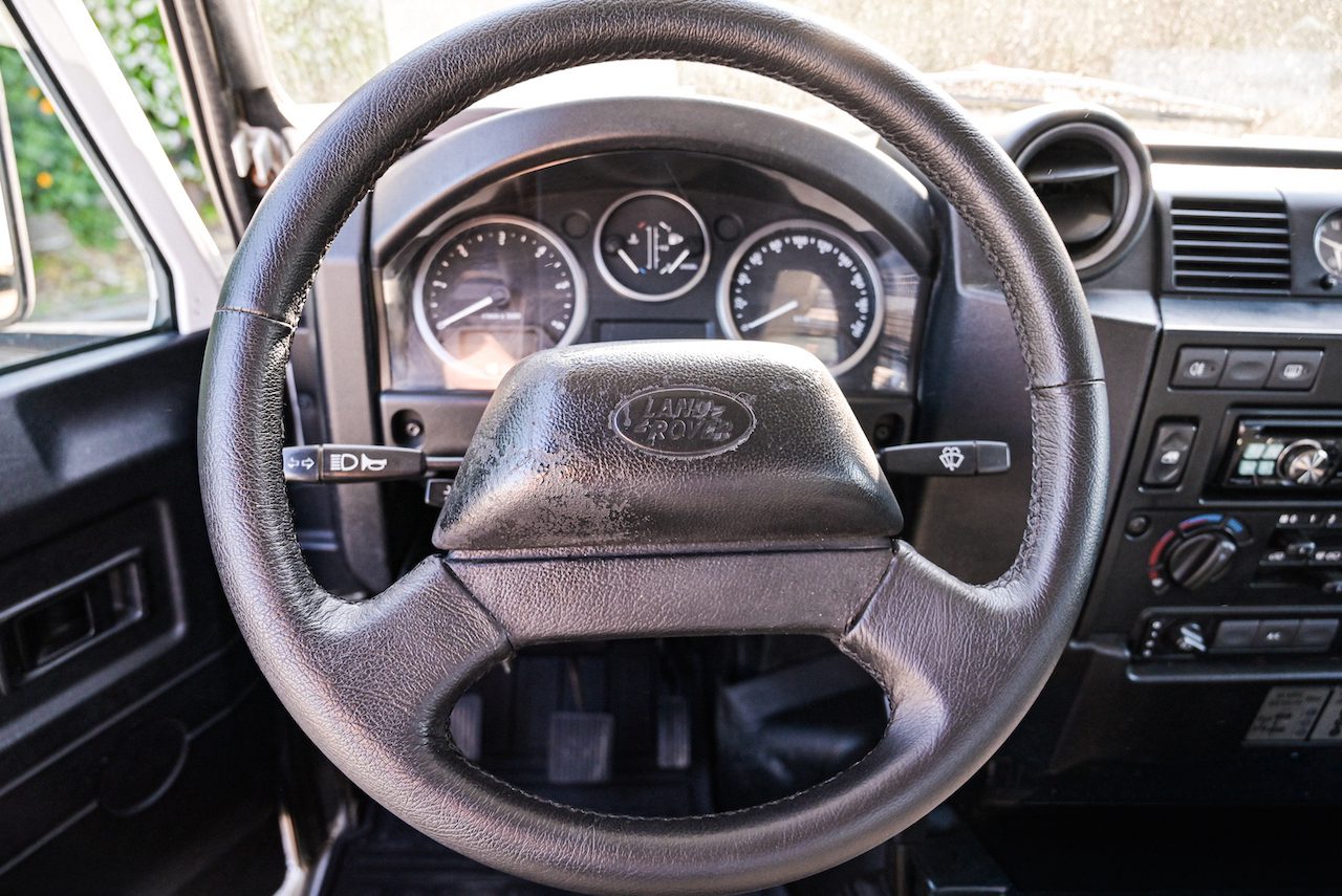 
								LAND ROVER Defender 90 2.2 TD4 Station Wagon SE N1 full									