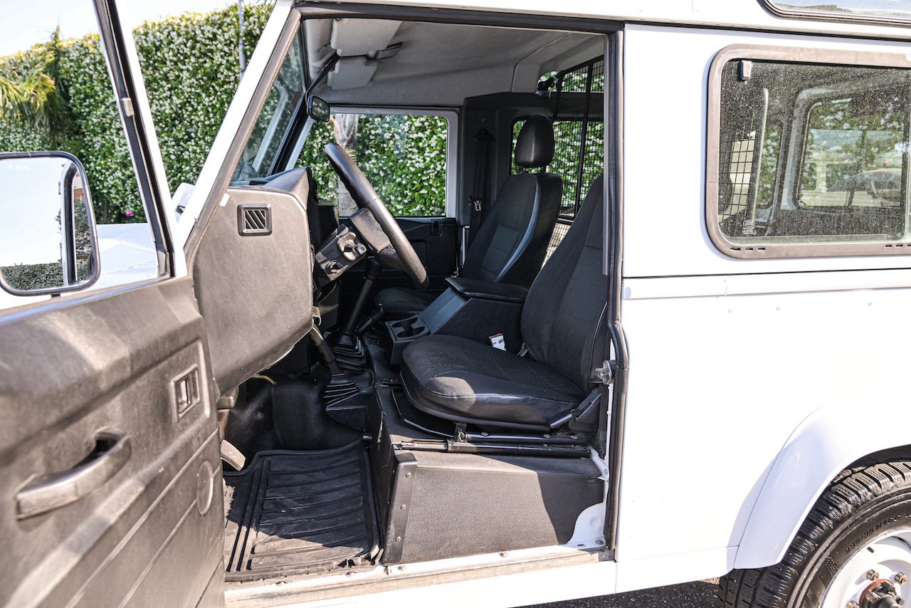 
								LAND ROVER Defender 90 2.2 TD4 Station Wagon SE N1 full									